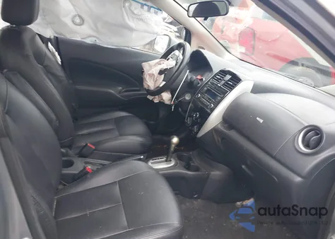 2015 Nissan Versa Note S (Sr)/S Plus/Sl/Sr/Sv z USA, uszkodzony, nr VIN 3N1CE2CP9FL406652